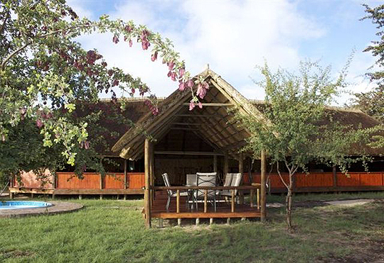 dinaka safari lodge